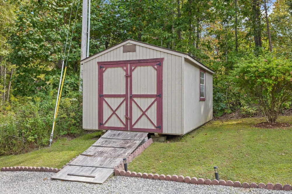 434 D Harvey Road Graysville, TN 37338