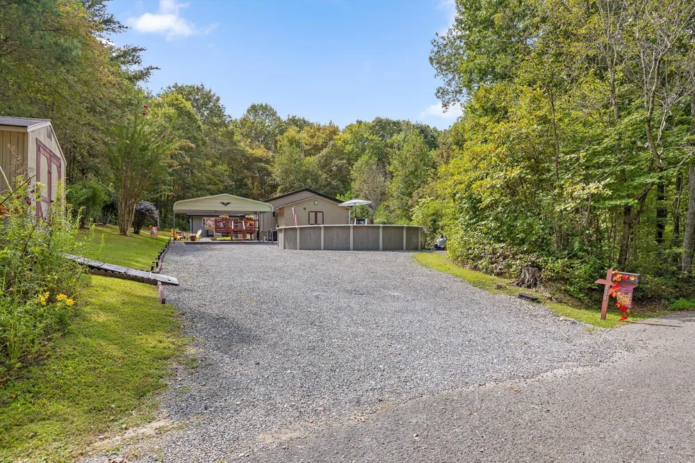 434 D Harvey Road Graysville, TN 37338