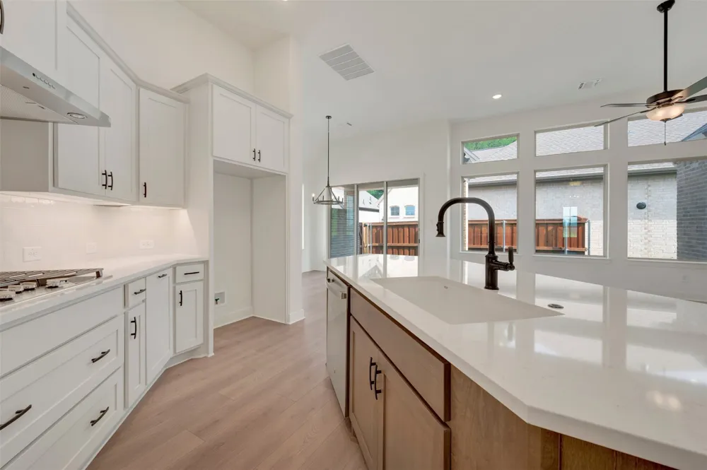 2155 Spotted Fawn Drive Arlington, TX 76005