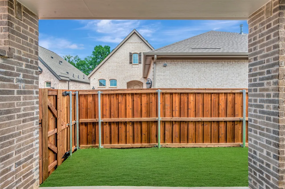 2155 Spotted Fawn Drive Arlington, TX 76005