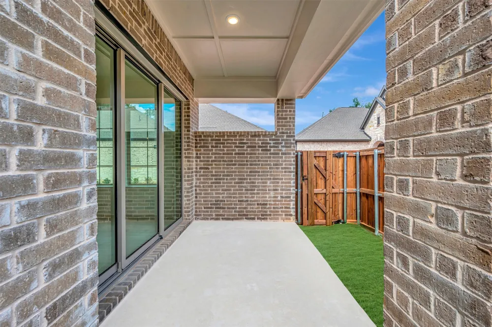2155 Spotted Fawn Drive Arlington, TX 76005