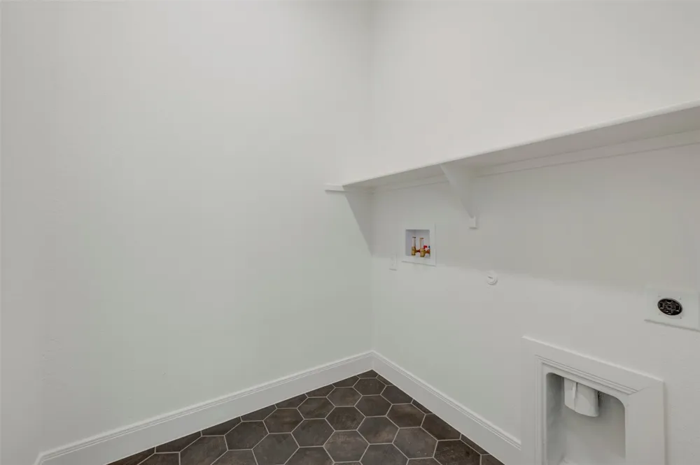 2155 Spotted Fawn Drive Arlington, TX 76005