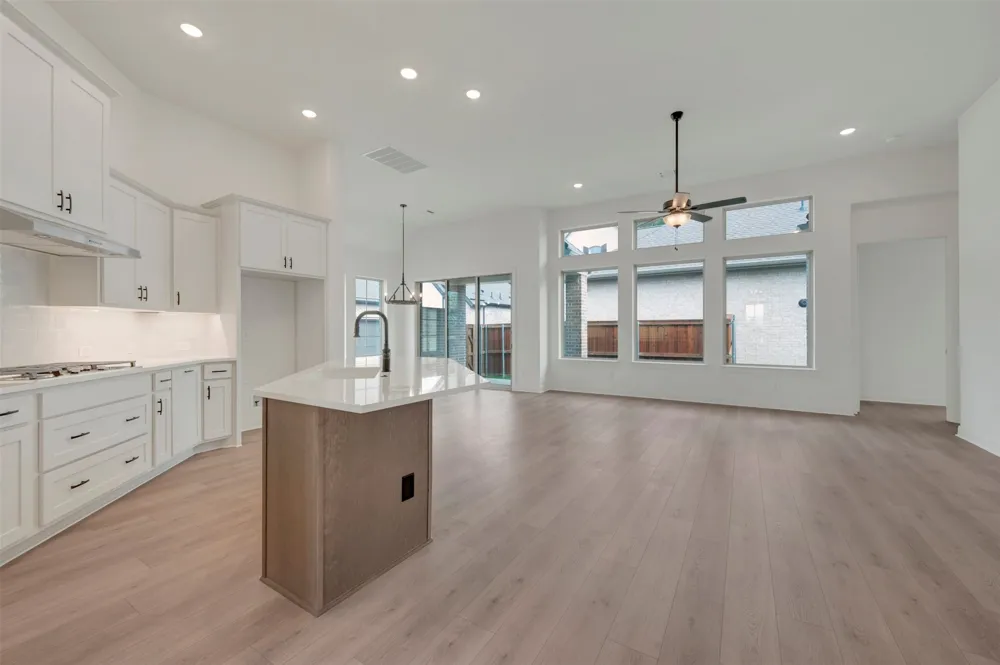 2155 Spotted Fawn Drive Arlington, TX 76005