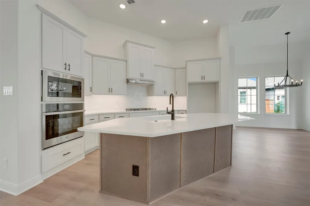 2155 Spotted Fawn Drive Arlington, TX 76005