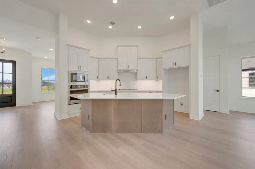 2155 Spotted Fawn Drive Arlington, TX 76005