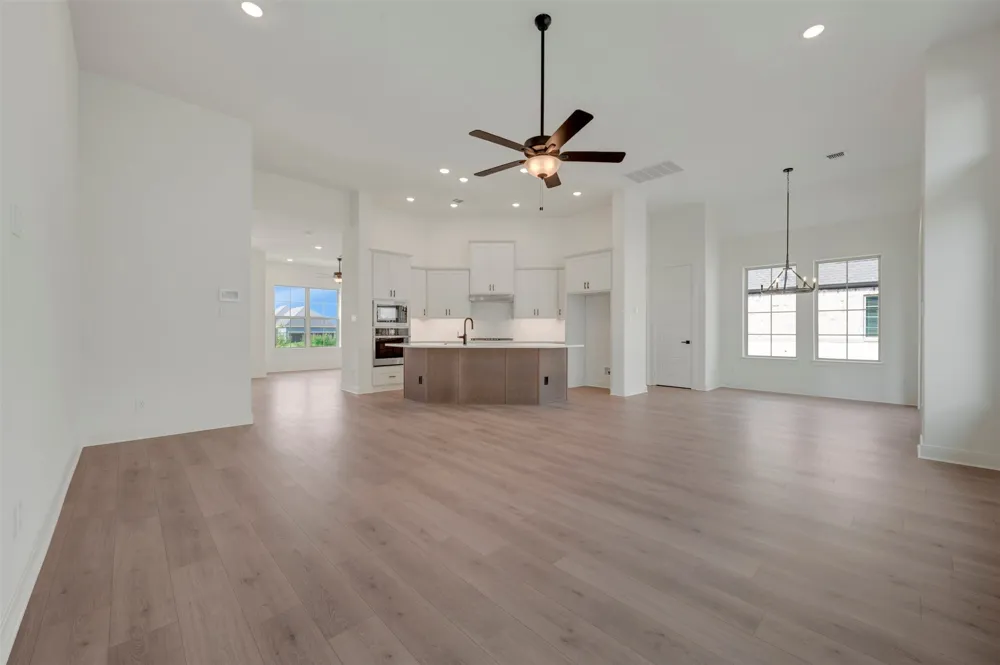 2155 Spotted Fawn Drive Arlington, TX 76005