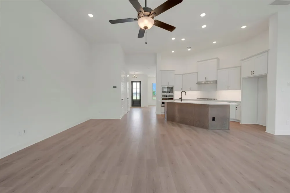 2155 Spotted Fawn Drive Arlington, TX 76005