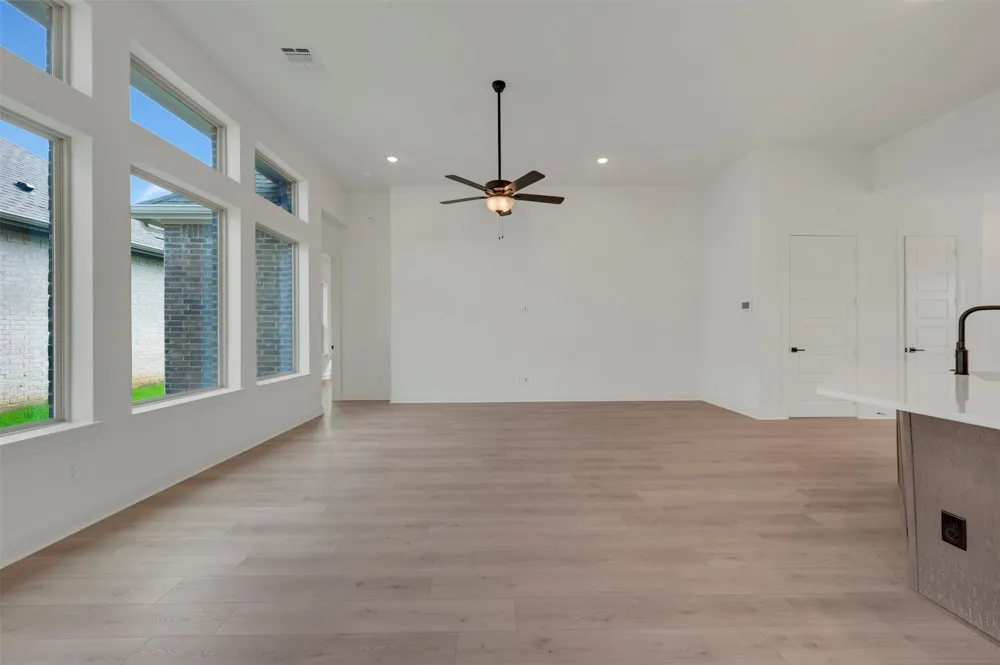 2155 Spotted Fawn Drive Arlington, TX 76005