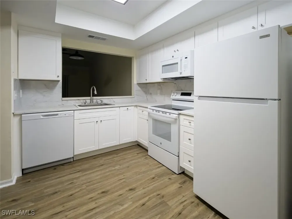CASTLEWOOD DRIVE Holiday, FL 34691