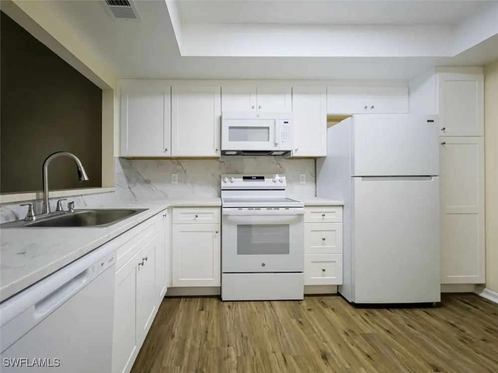 CASTLEWOOD DRIVE Holiday, FL 34691