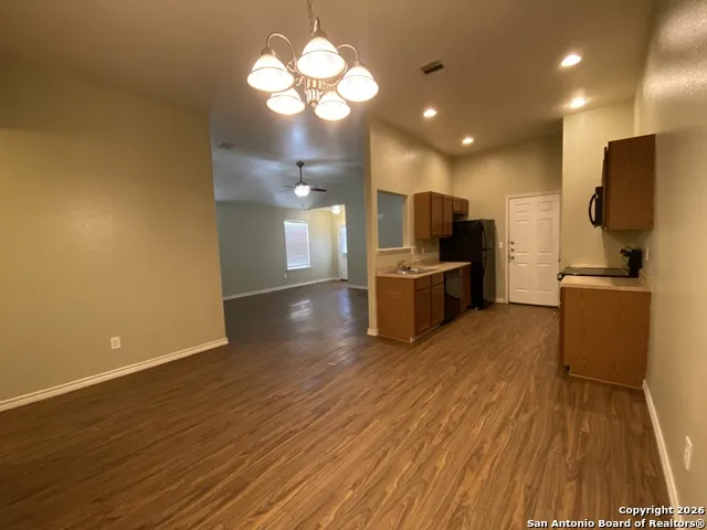 1103 Maple Jourdanton, TX 78026