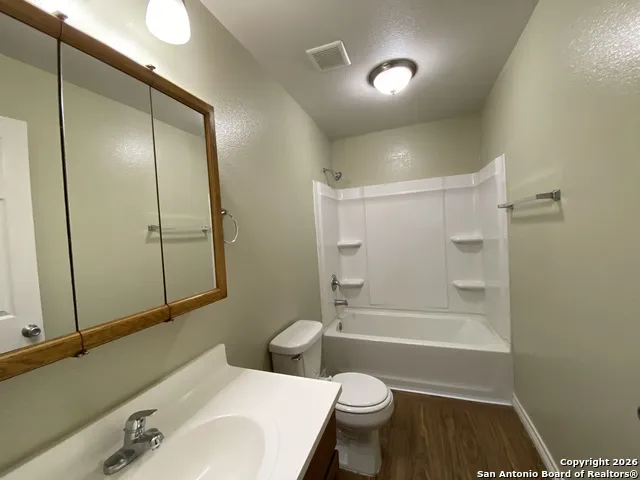 1103 Maple Jourdanton, TX 78026