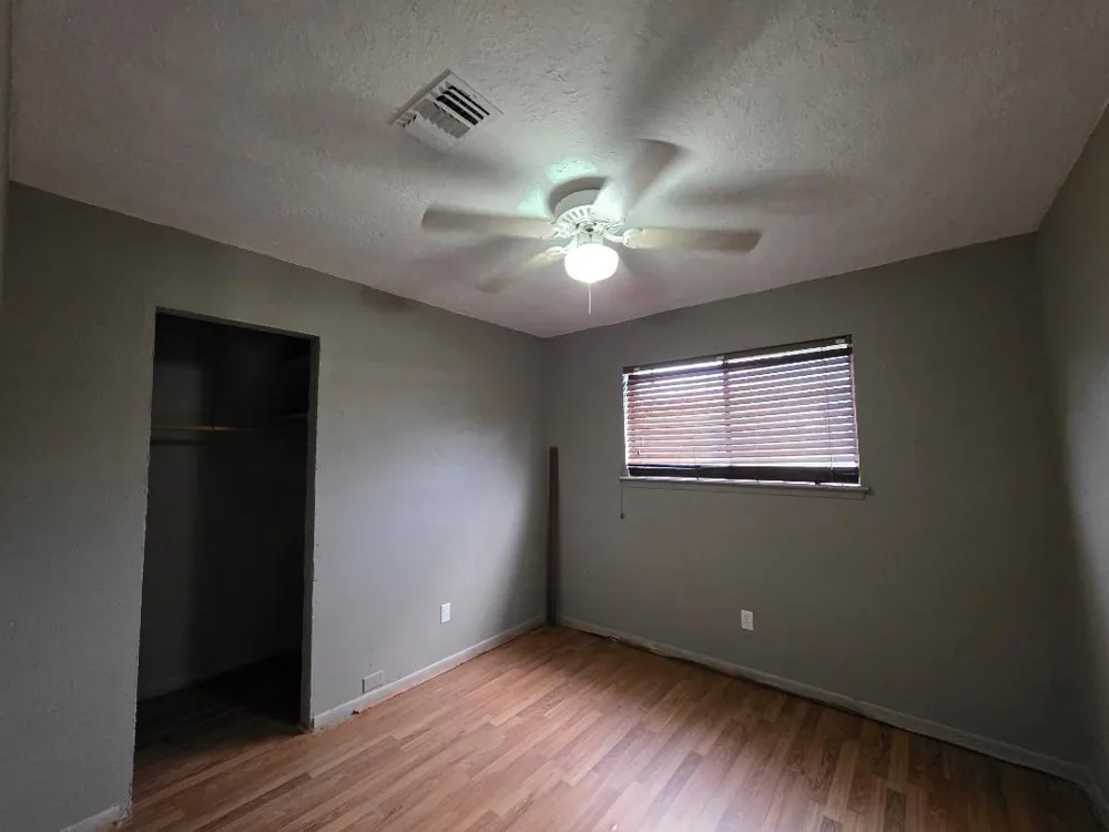 2414 Goldenrod Street Highlands, TX 77562