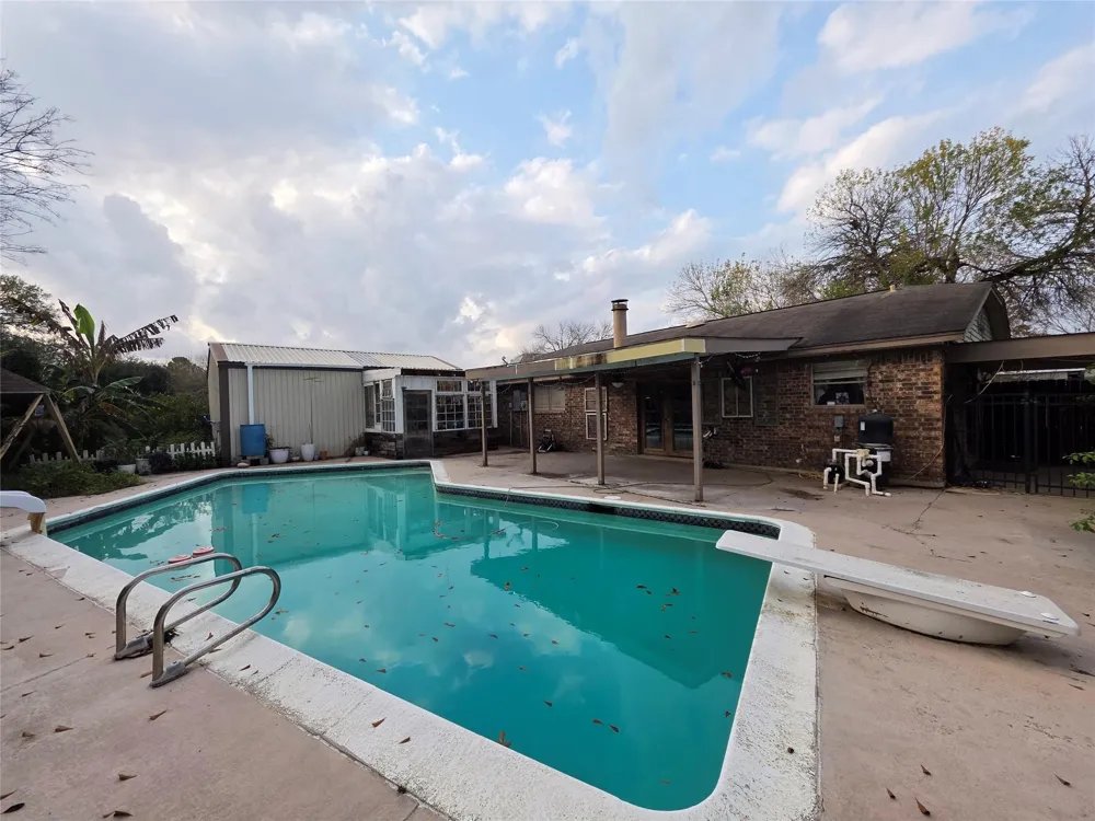 2414 Goldenrod Street Highlands, TX 77562