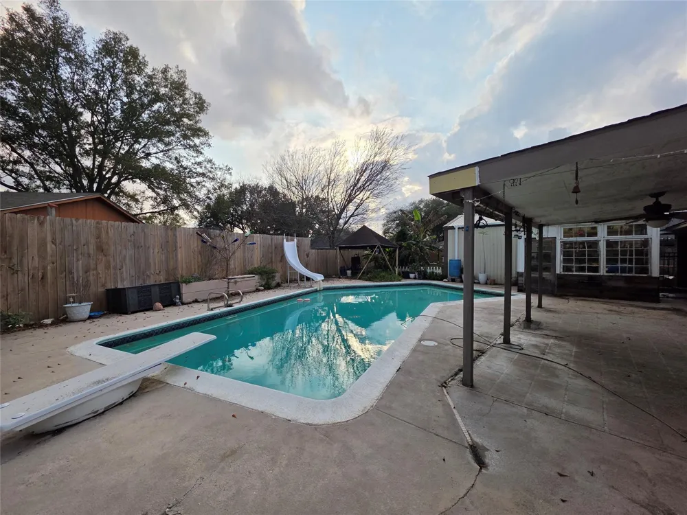 2414 Goldenrod Street Highlands, TX 77562