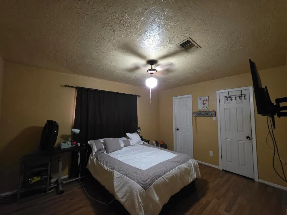 2414 Goldenrod Street Highlands, TX 77562