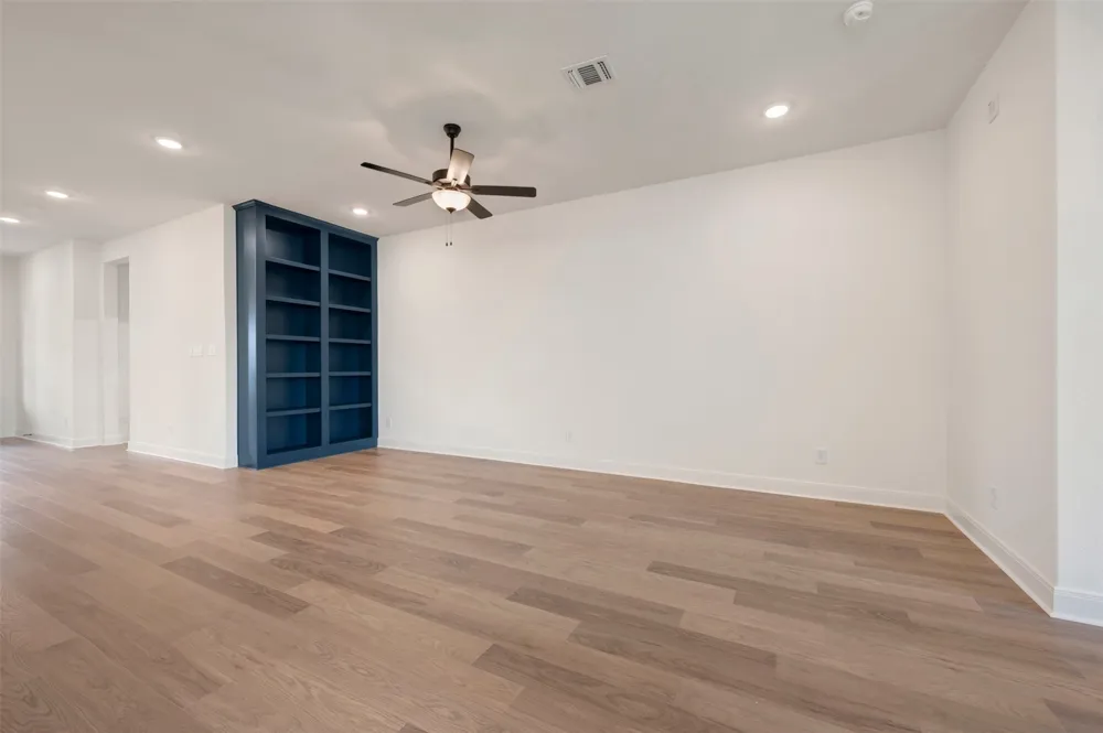 2085 Emerald Grove Drive Arlington, TX 76005