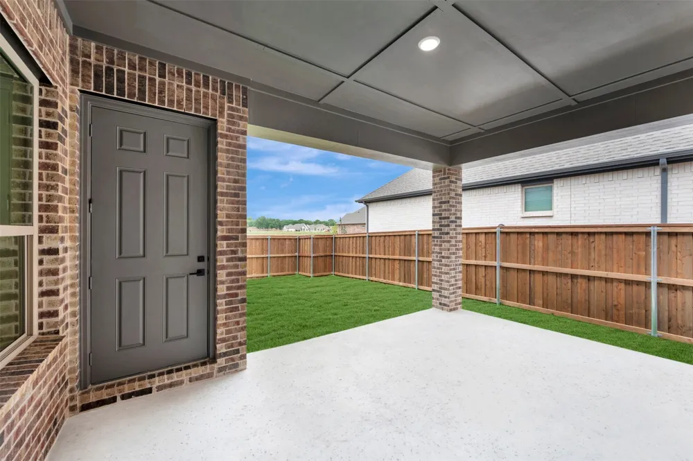 2085 Emerald Grove Drive Arlington, TX 76005