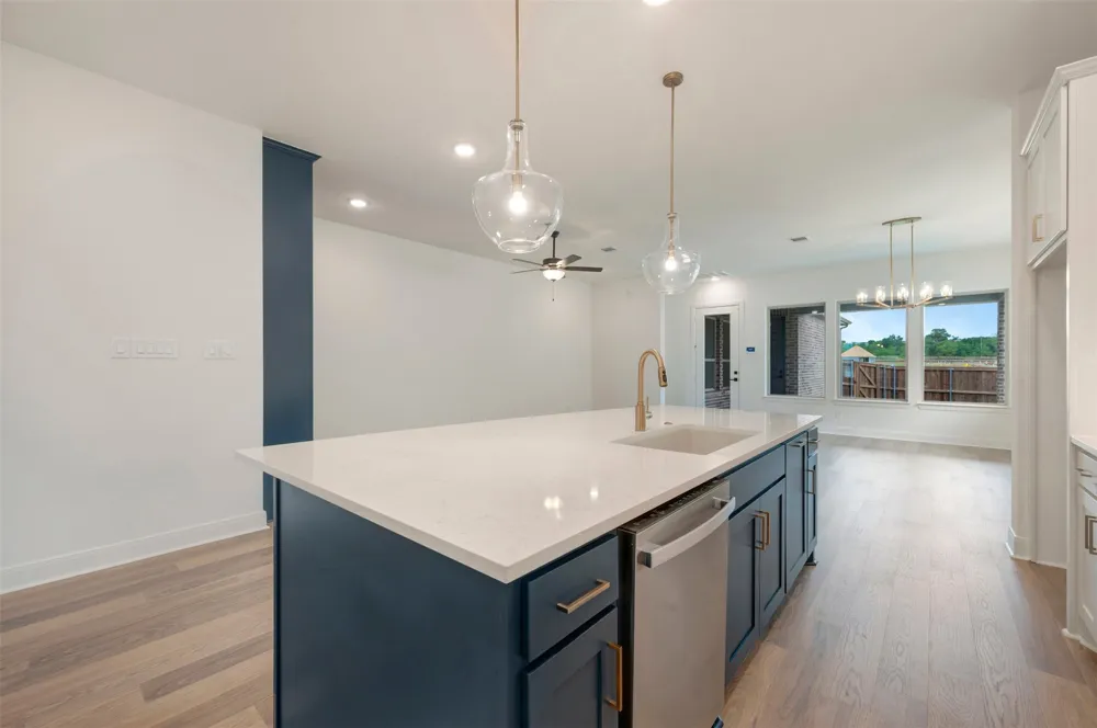 2085 Emerald Grove Drive Arlington, TX 76005