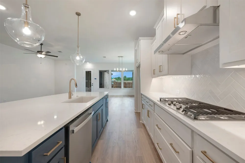 2085 Emerald Grove Drive Arlington, TX 76005