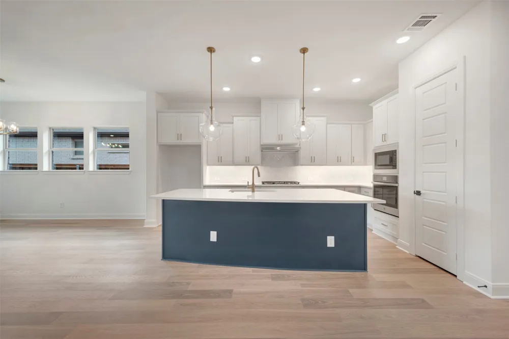 2085 Emerald Grove Drive Arlington, TX 76005