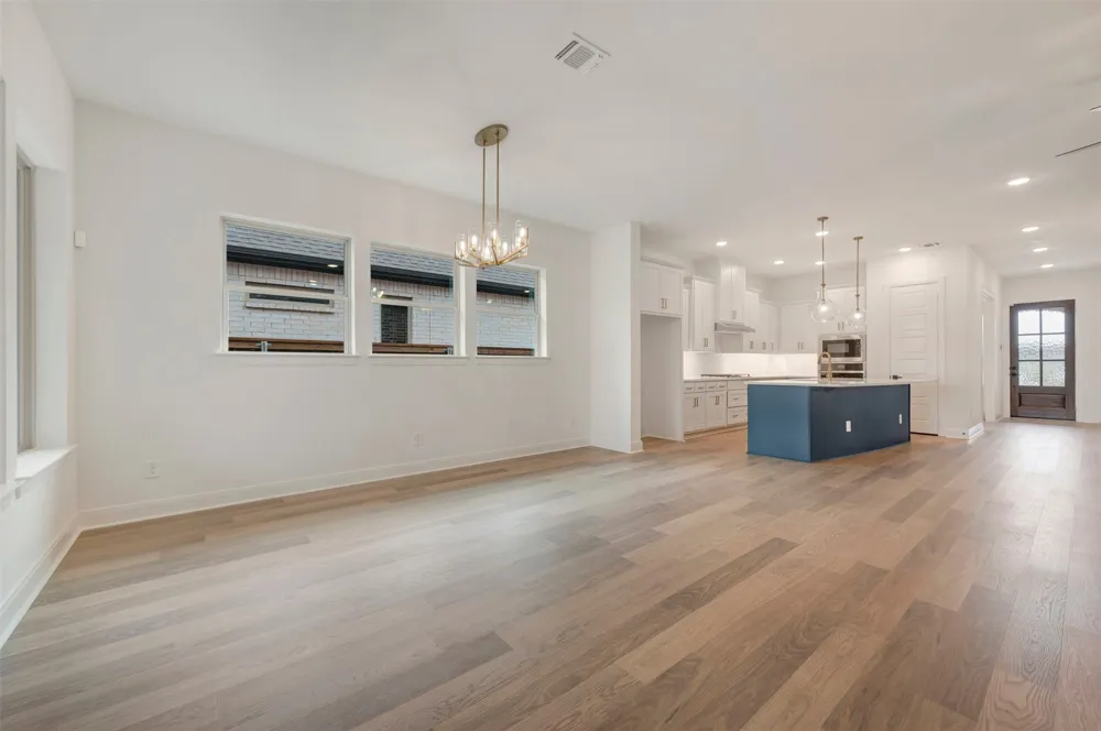 2085 Emerald Grove Drive Arlington, TX 76005