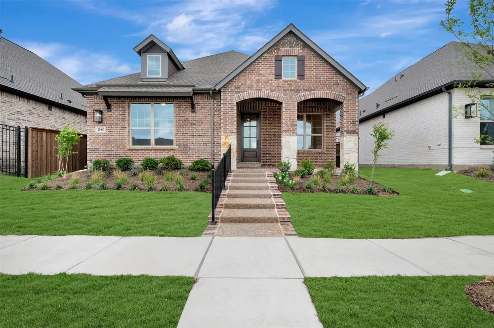2085 Emerald Grove Drive Arlington, TX 76005