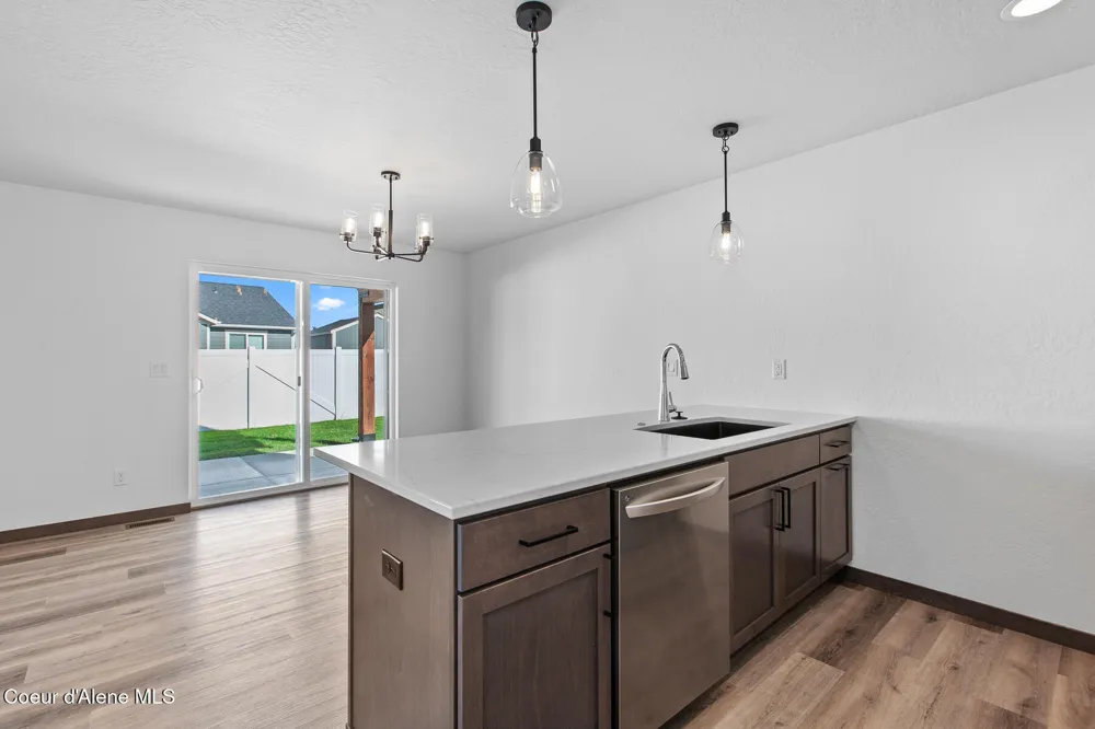 8386 W Splitrail Avenue Rathdrum, ID 83858