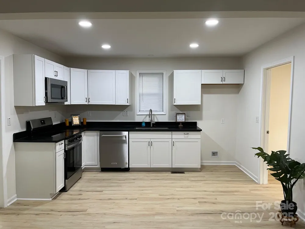 39 E White Street Chester, SC 29706