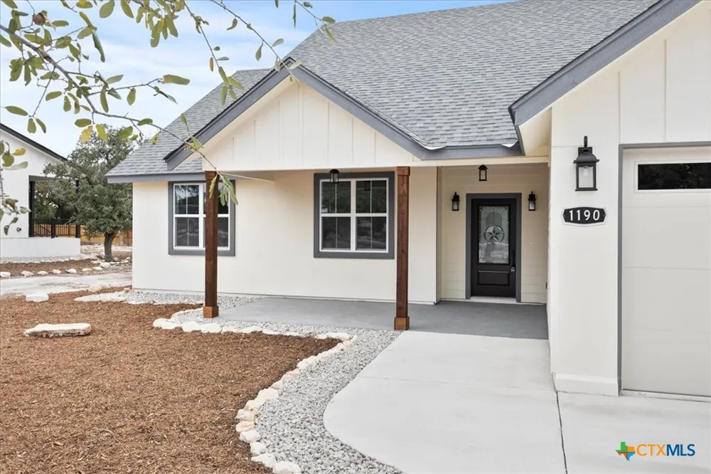 1190 Fernwood Road Fischer, TX 78623