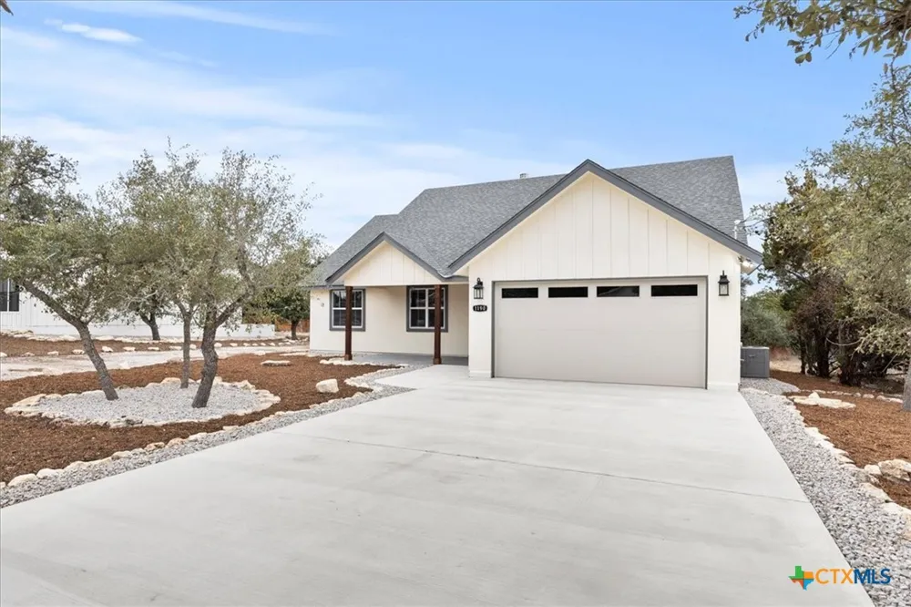 1190 Fernwood Road Fischer, TX 78623