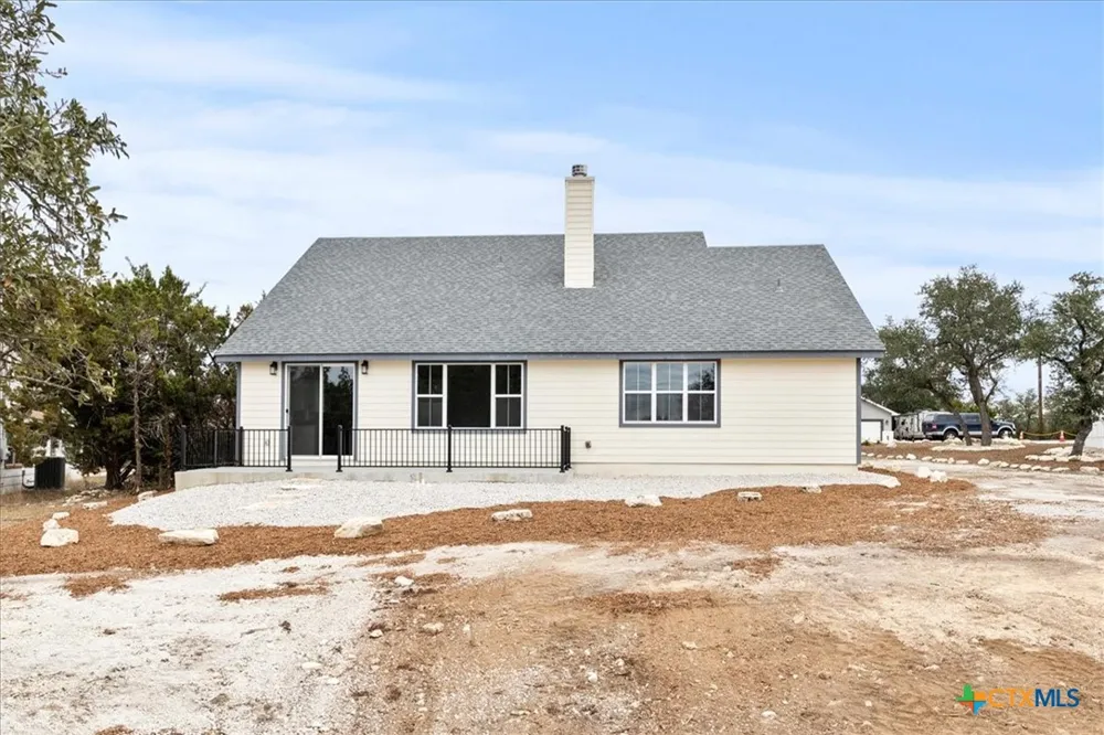 1190 Fernwood Road Fischer, TX 78623