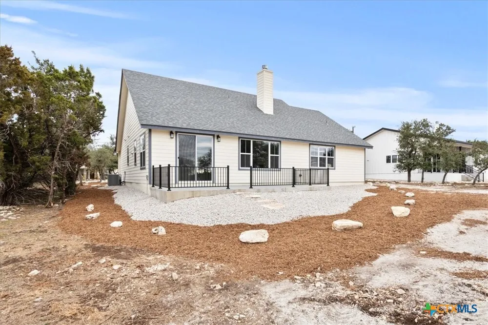 1190 Fernwood Road Fischer, TX 78623