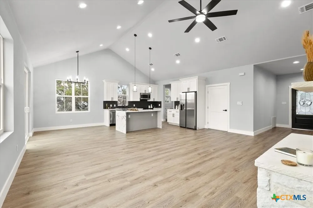 1190 Fernwood Road Fischer, TX 78623