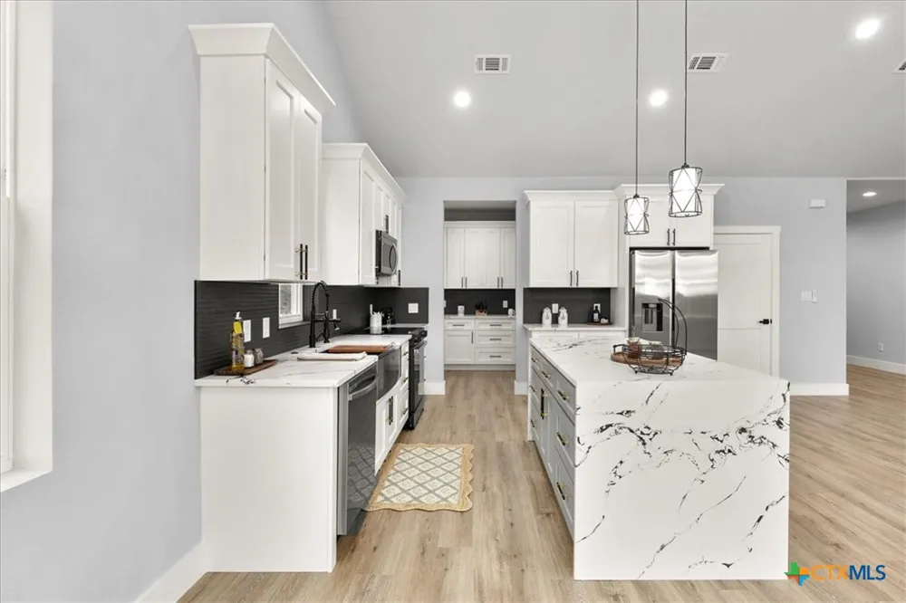 1190 Fernwood Road Fischer, TX 78623