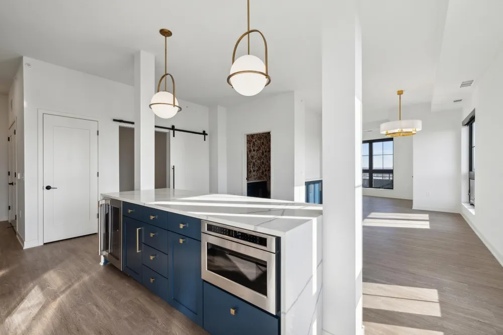 4917 Eden Avenue #718 Edina, MN 55424
