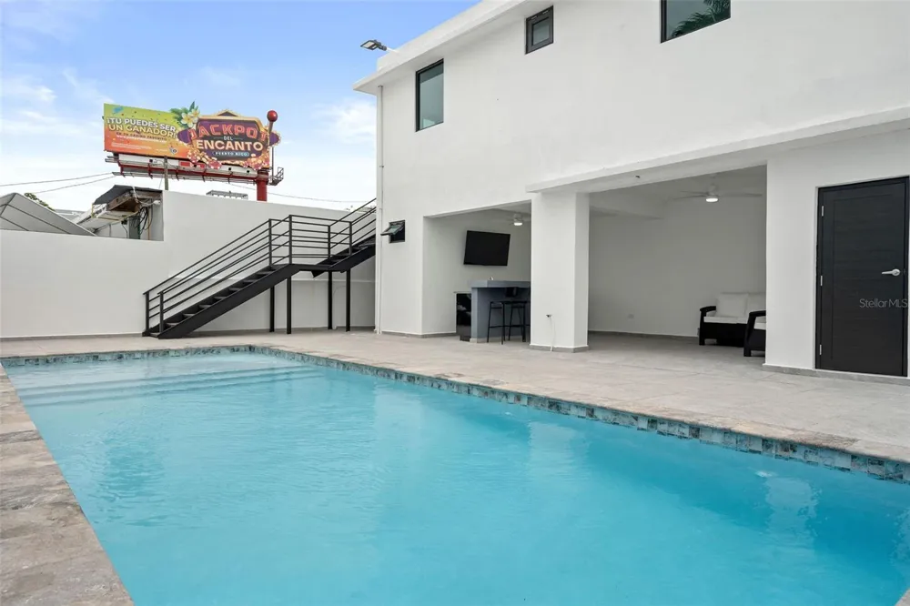 1035 CALLE MARGINAL VILLAMAR Carolina, PR 00979