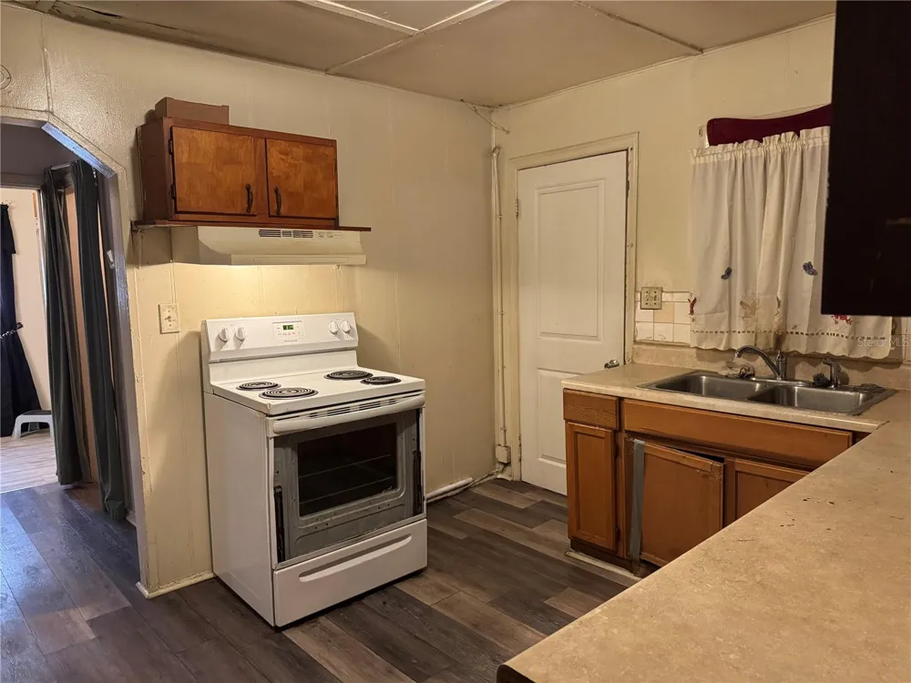 1049 PLATEAU AVENUE Lakeland, FL 33815