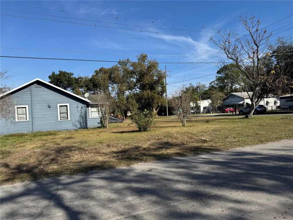 1049 PLATEAU AVENUE Lakeland, FL 33815