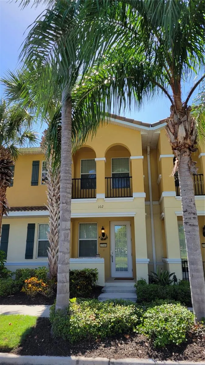 3740 82ND AVENUE CIRCLE E #102 Sarasota, FL 34243