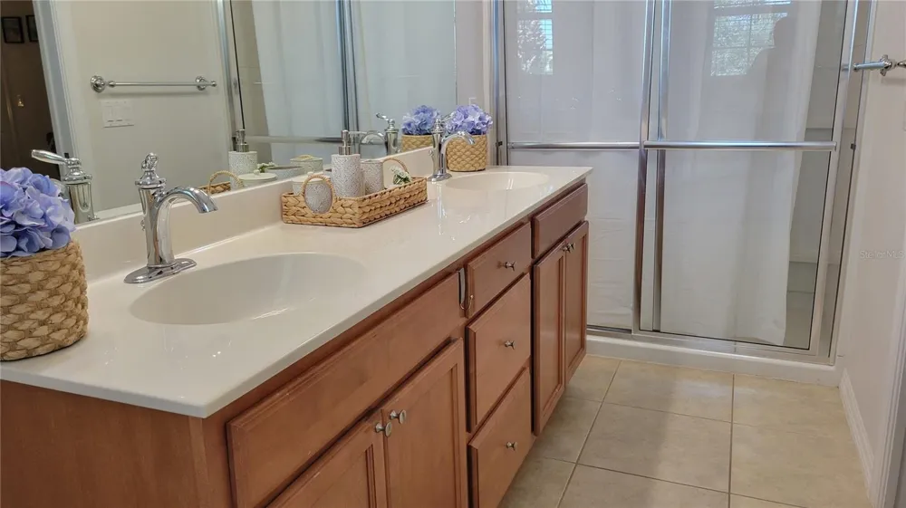 3740 82ND AVENUE CIRCLE E #102 Sarasota, FL 34243