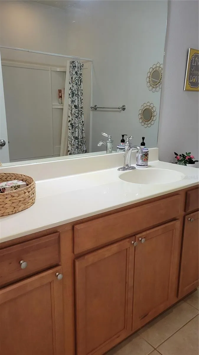 3740 82ND AVENUE CIRCLE E #102 Sarasota, FL 34243