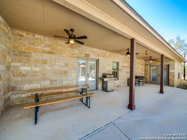 6472 Bluntzer Rd Jourdanton, TX 78026