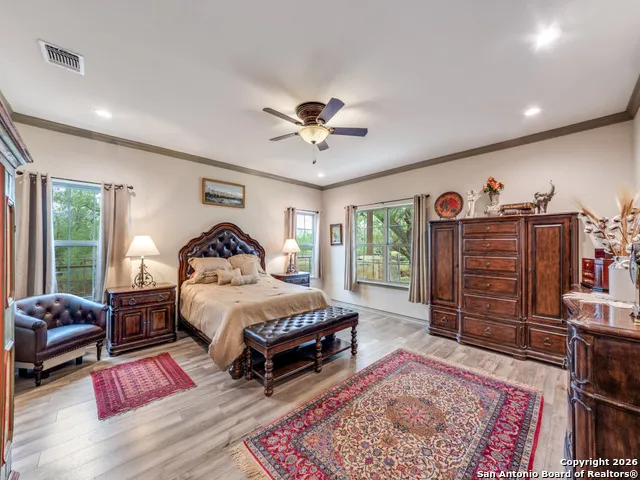 6472 Bluntzer Rd Jourdanton, TX 78026