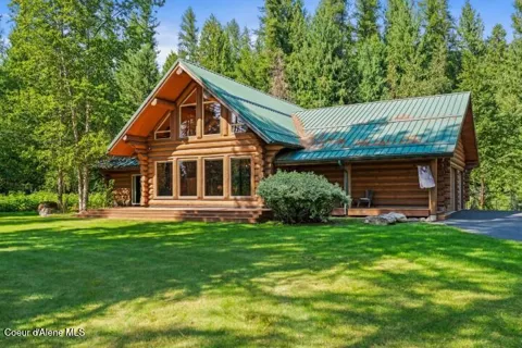 8031 Lakeshore Drive