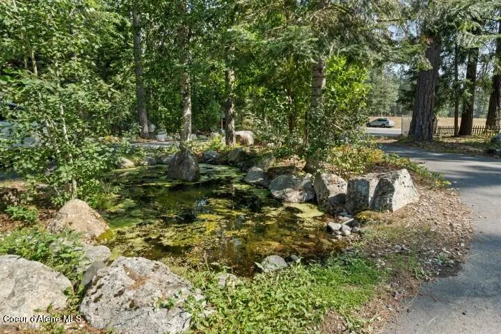 8031 Lakeshore Drive Sagle, ID 83860