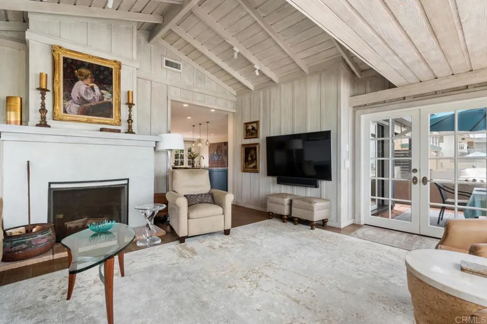 2028 Ocean Front Del Mar, CA 92014