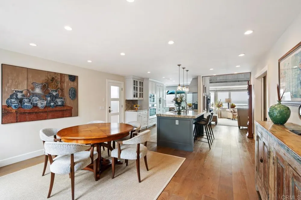 2028 Ocean Front Del Mar, CA 92014