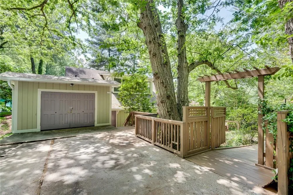 4621 Lakeshore Drive Pine Lake, GA 30072