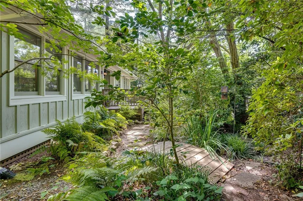 4621 Lakeshore Drive Pine Lake, GA 30072